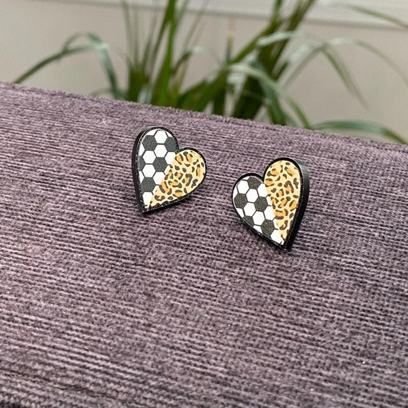 Soccer ⚽️ heart stud earrings - Soccer Mom, Coach, Player - Picture 2 of 2